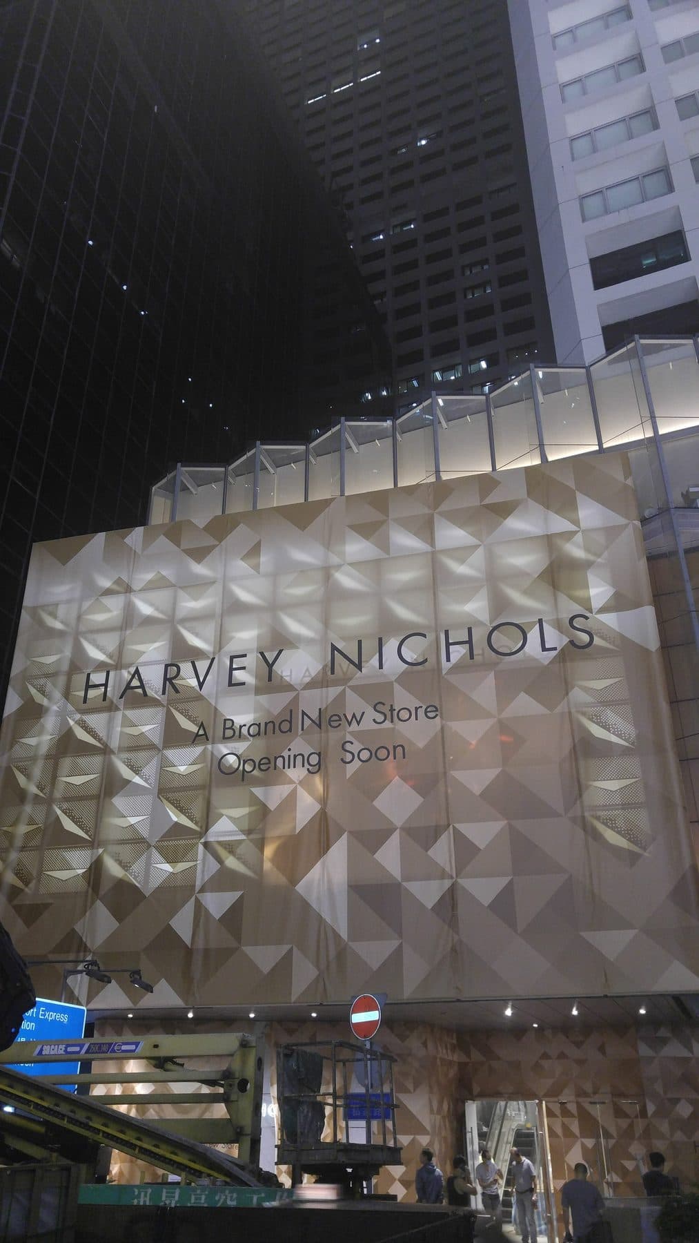 Harvey Nichols Facade — illuminated facade, construction progress