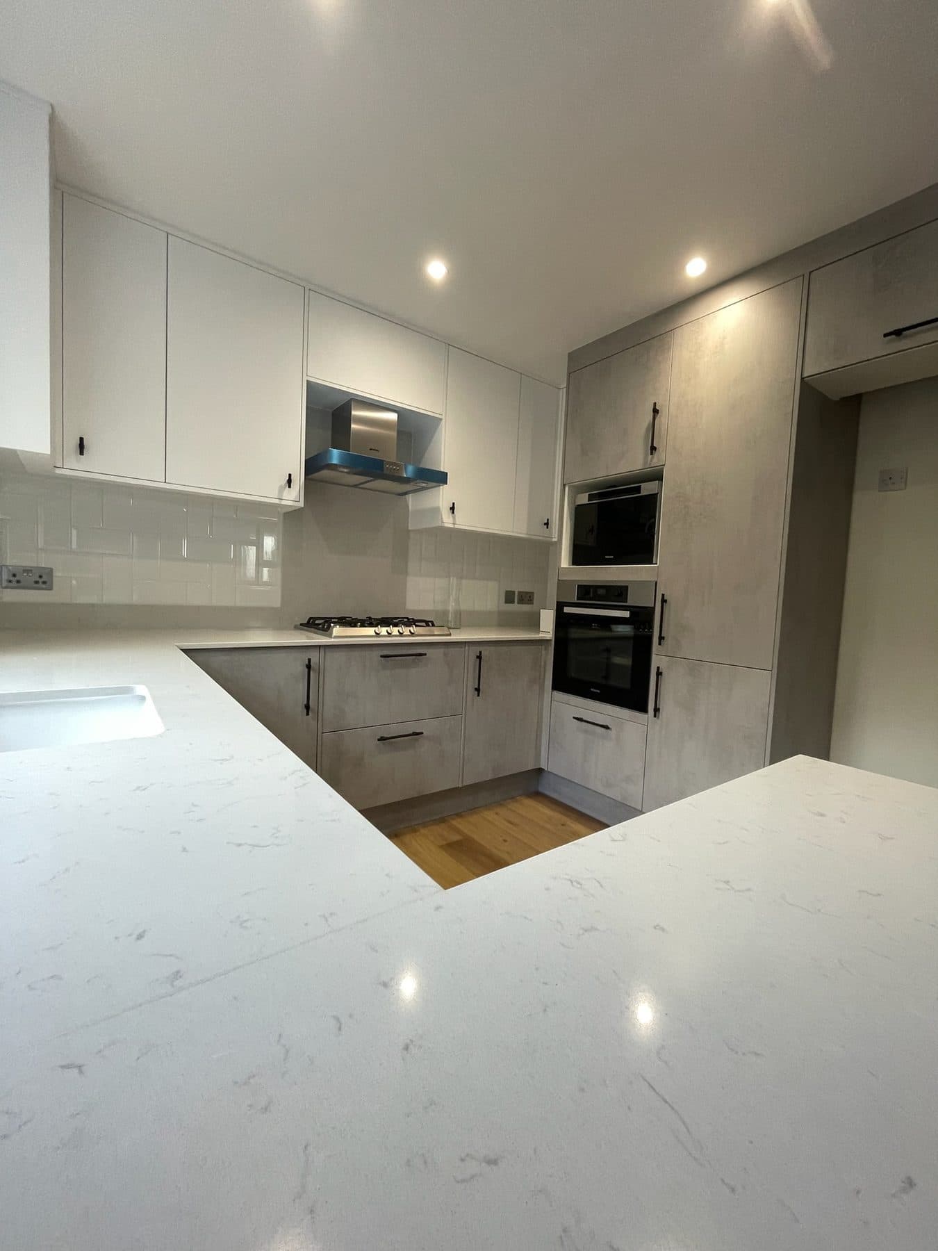 B75 — Kitchen cooking zone, completed showcase