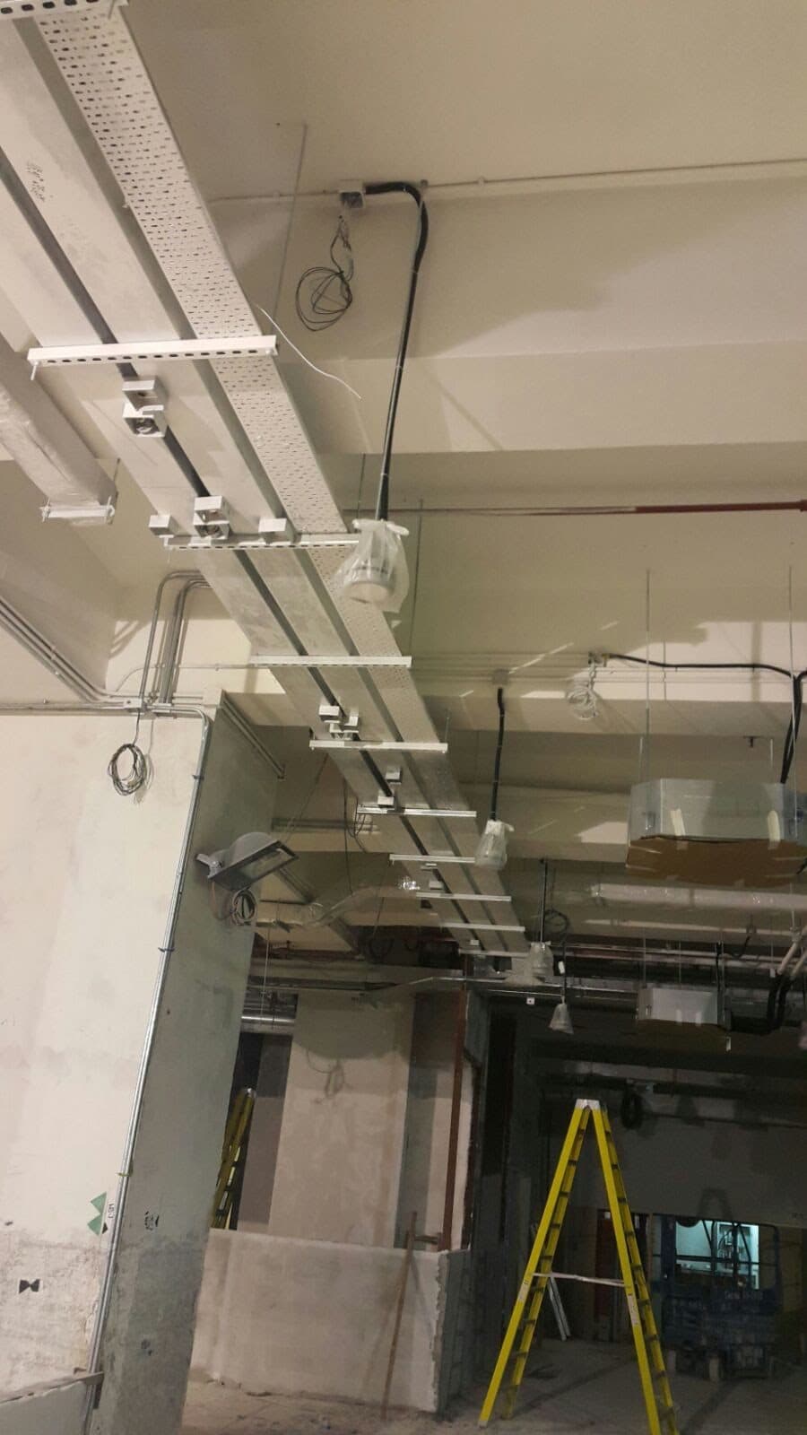 Gucci Fitout — ceiling services, construction progress