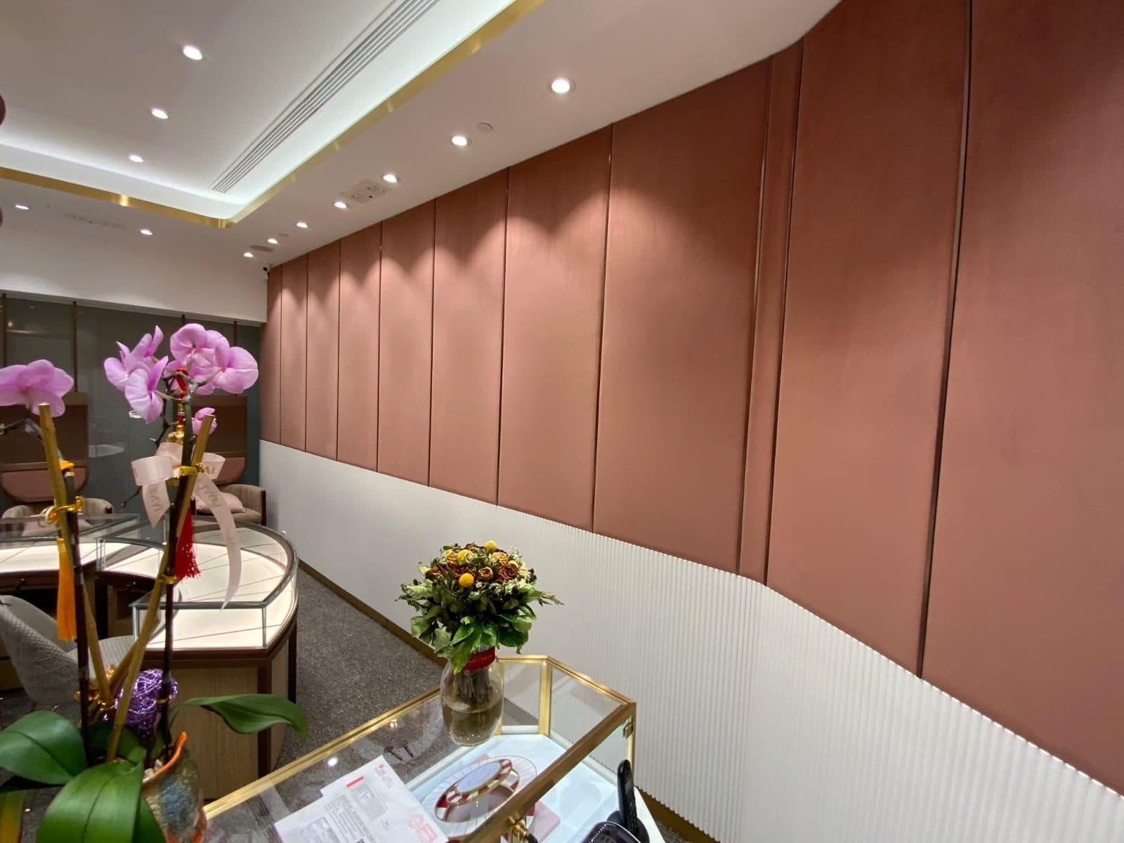 Jewellery Company — finished wall display, completed showcase