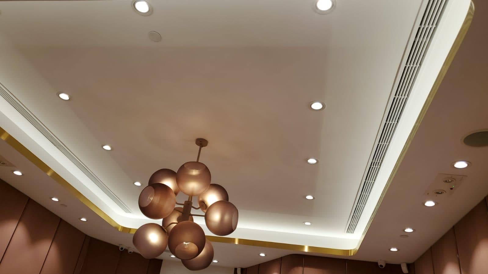 Jewellery Company — feature chandelier, details