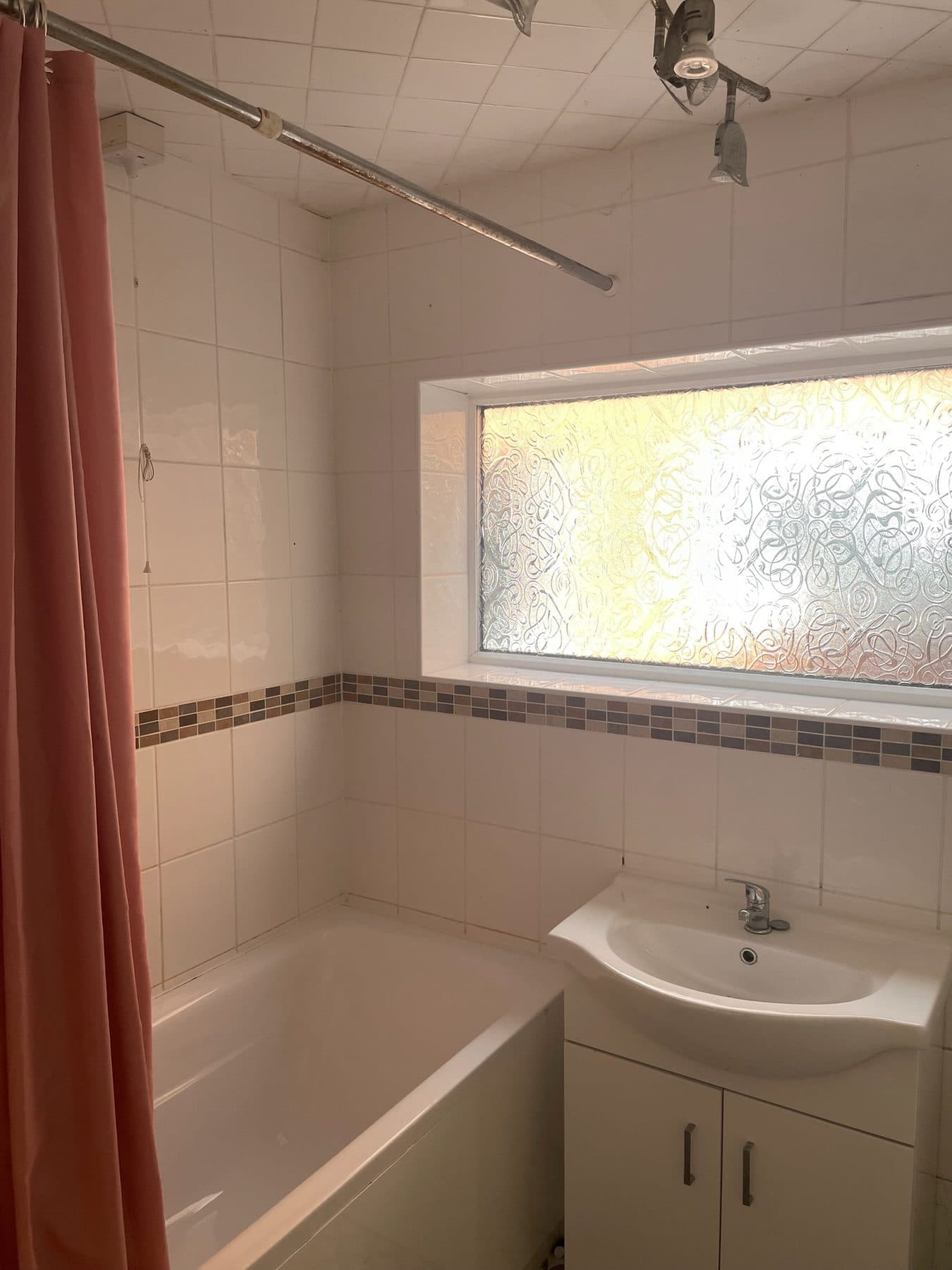 B36 — Main bathroom, pair before