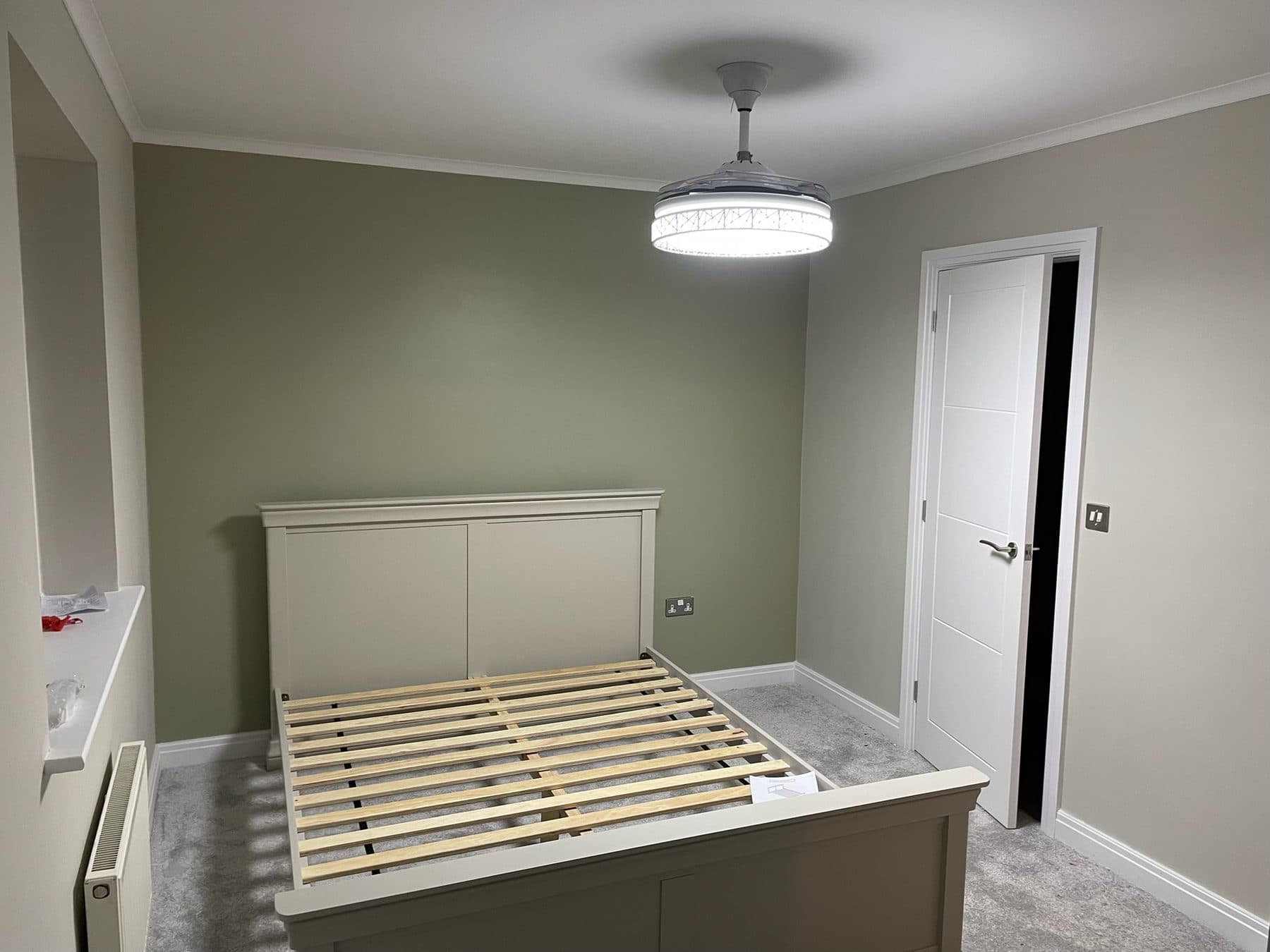 B90 King — Finished green bedroom, completed showcase