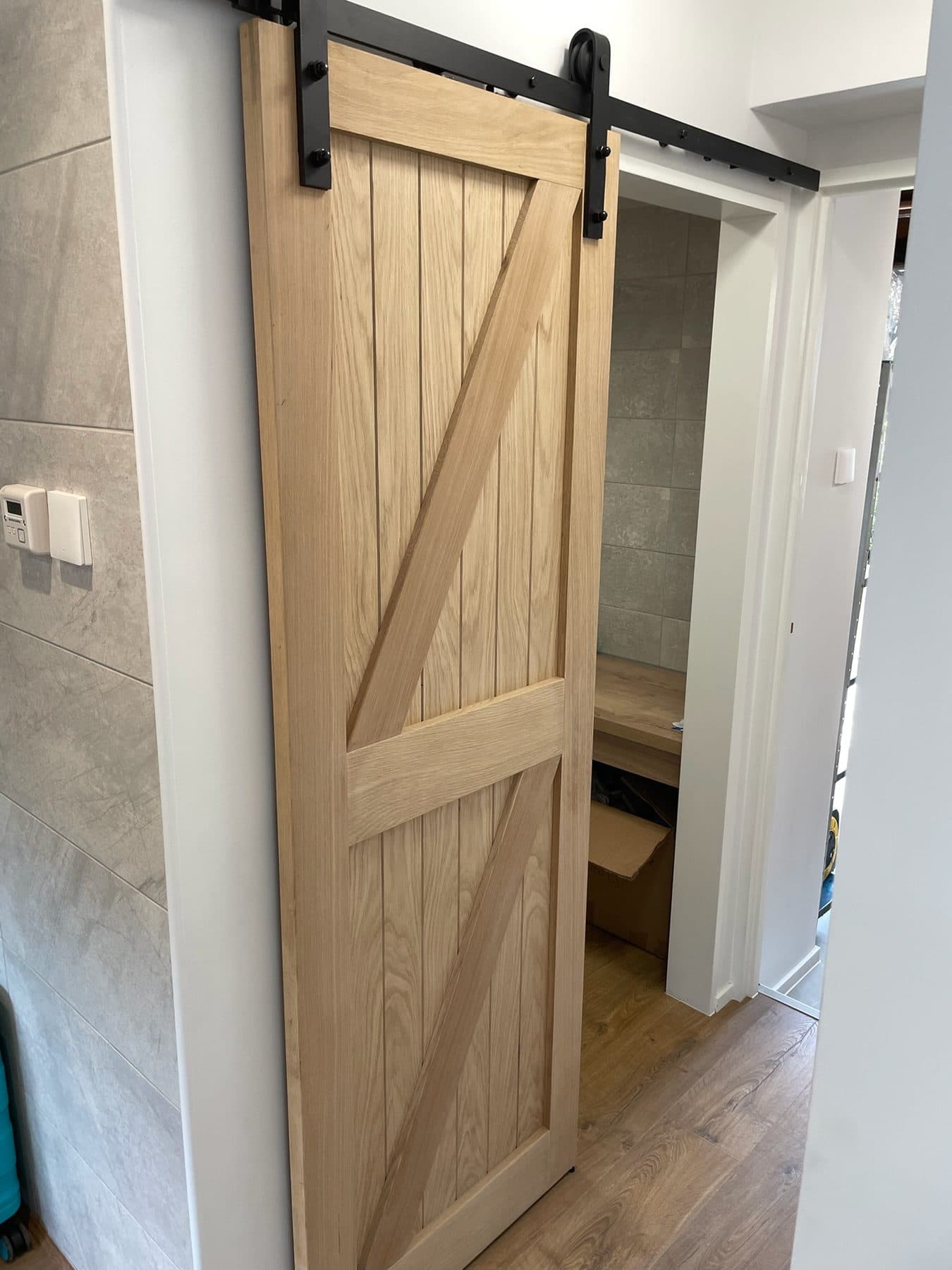 B93 — Sliding Oak Barn Door, details