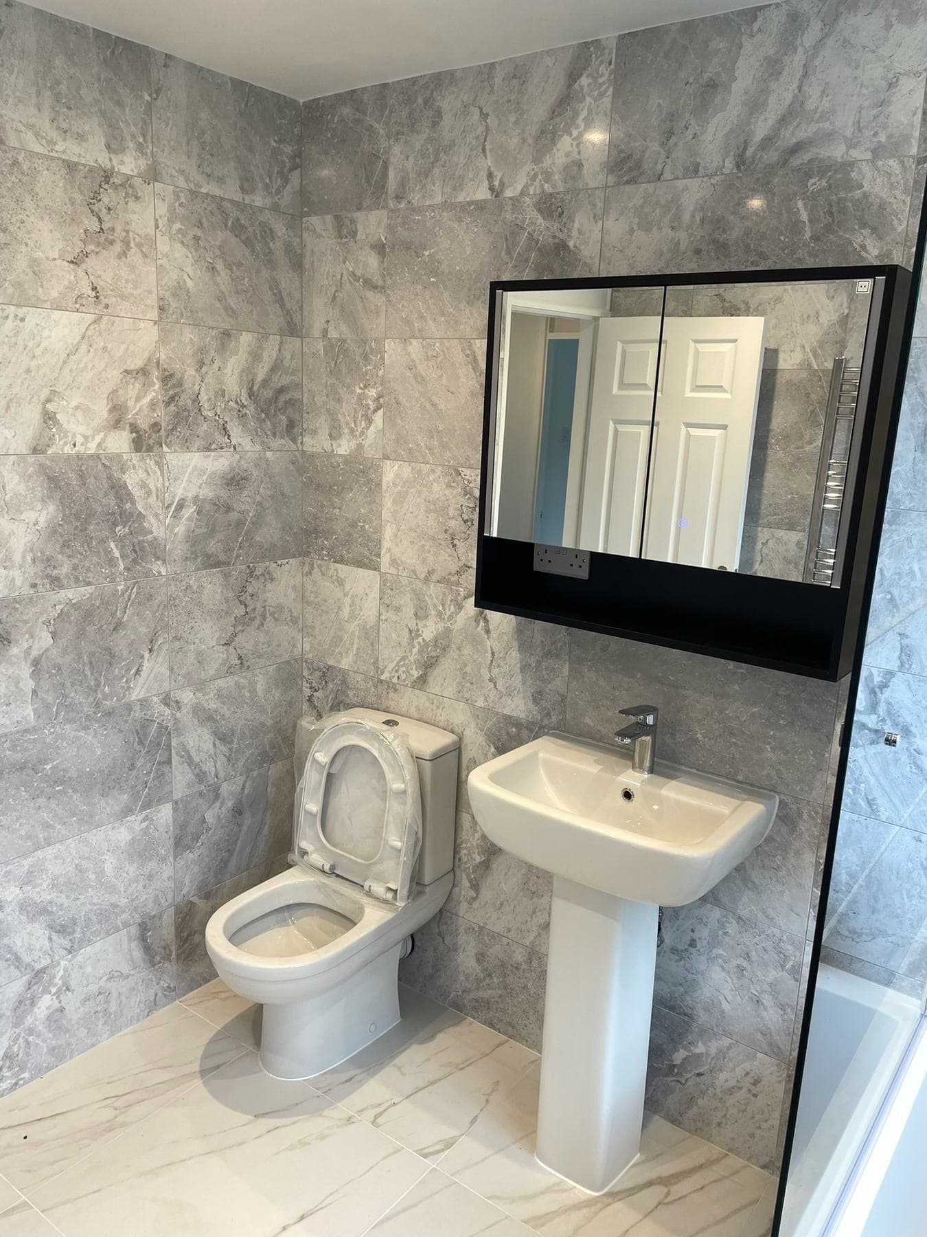 WS13 — Main Bathroom, completed showcase