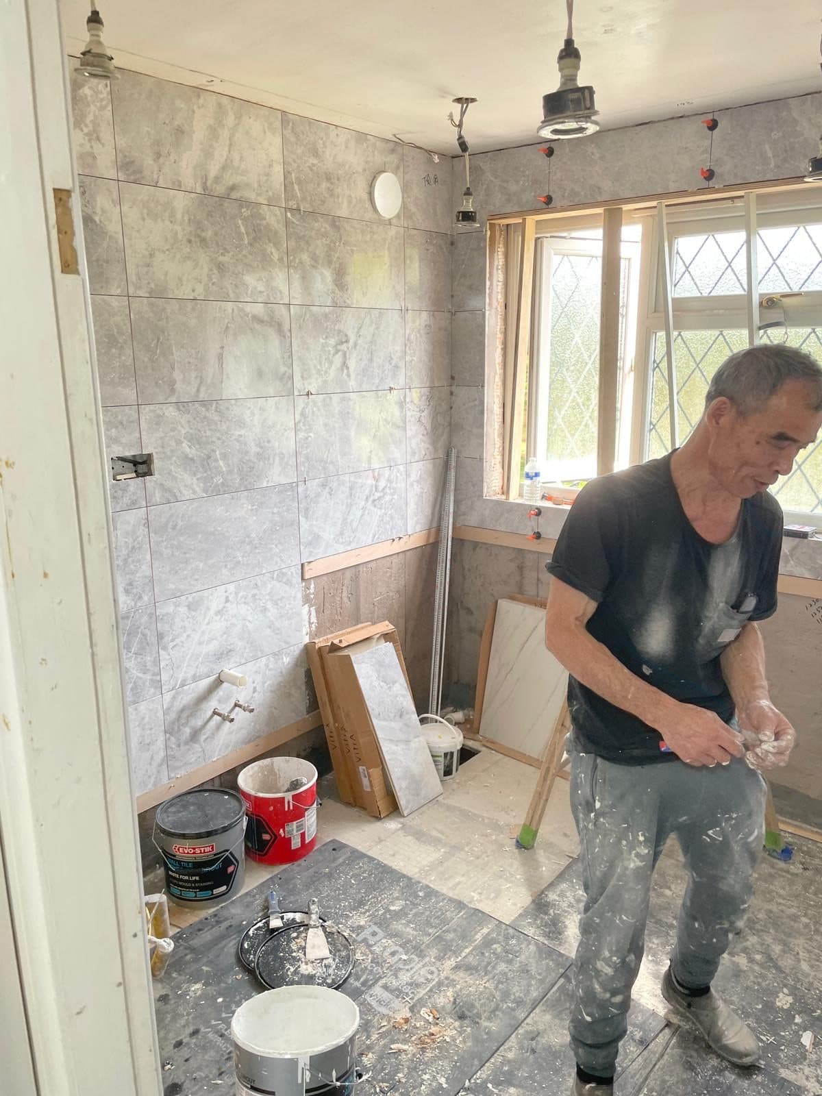 WS13 — Main Bathroom Tiling, construction progress